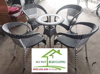 Bàn ghế mây màu con sò