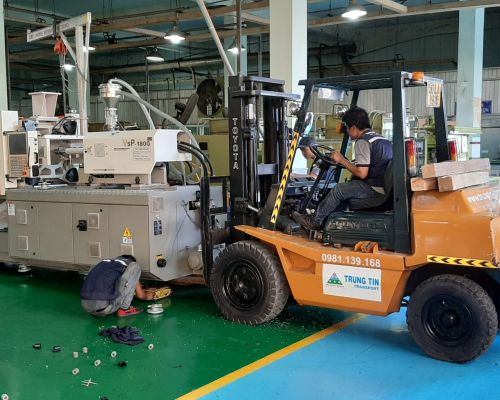 Cho thuê xe nâng xe cẩu