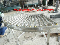 Băng tải con lăn góc cong