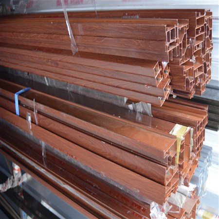 Thanh nhôm vân gỗ