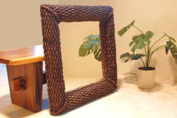 Khung gương lục bình