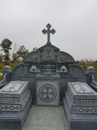 Lăng mộ đá bia đá