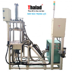 Máy đúc trọng lực