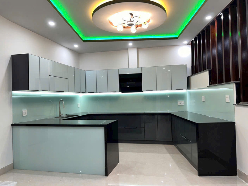 Tủ bếp nhôm kính